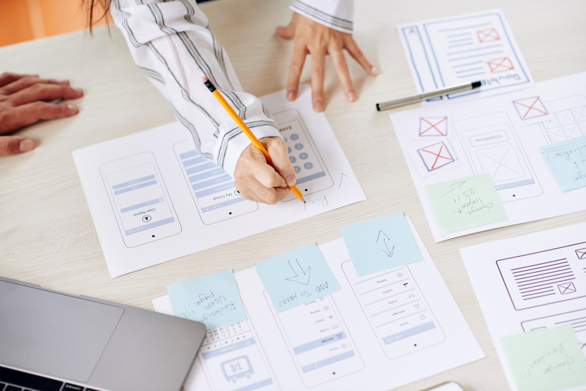 1jak-wielki-wplyw-na-odbior-ma-plynne-dzialanie-aplikacji-ux-ui-z-doswiadczeni